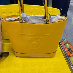 Meet your Posher, Kyherra